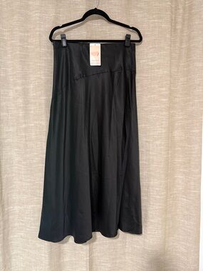 Black A-Line Midi Skirt - Classic Silhouette